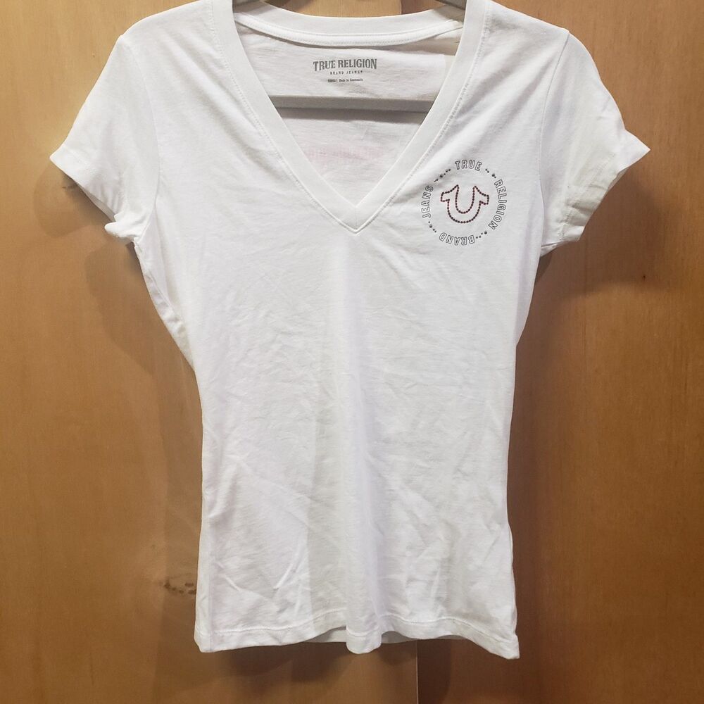 True Religion Crystal Logo Horseshoe VNeck White TEE w multi-logos on back XS